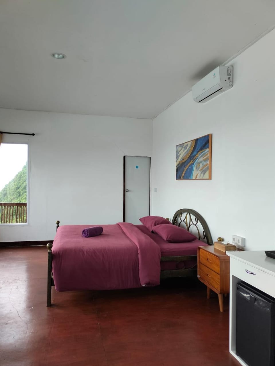Bed, Photo of the whole room, Bedroom, air conditioner