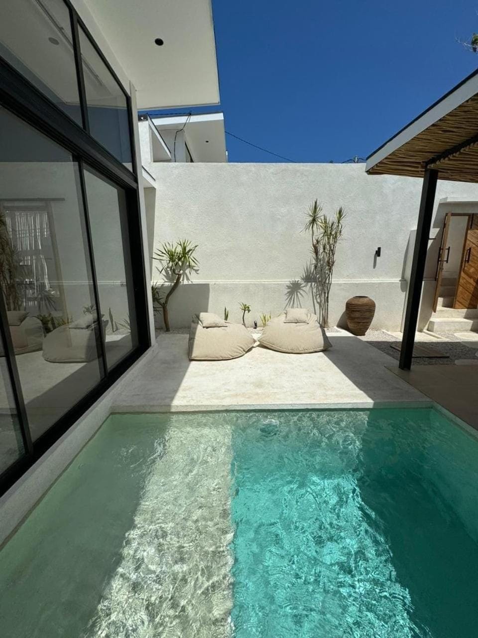 Swimming pool, Swimming pool