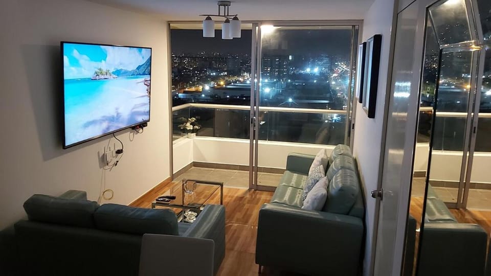 Communal lounge/ TV room, Night, Living room, Evening entertainment