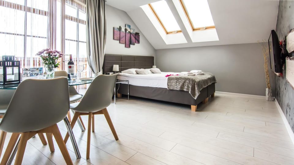 Bed, Living room, Seating area