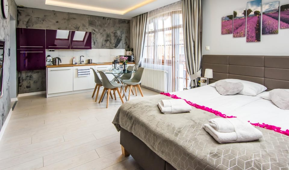 Kitchen or kitchenette, Living room, Seating area