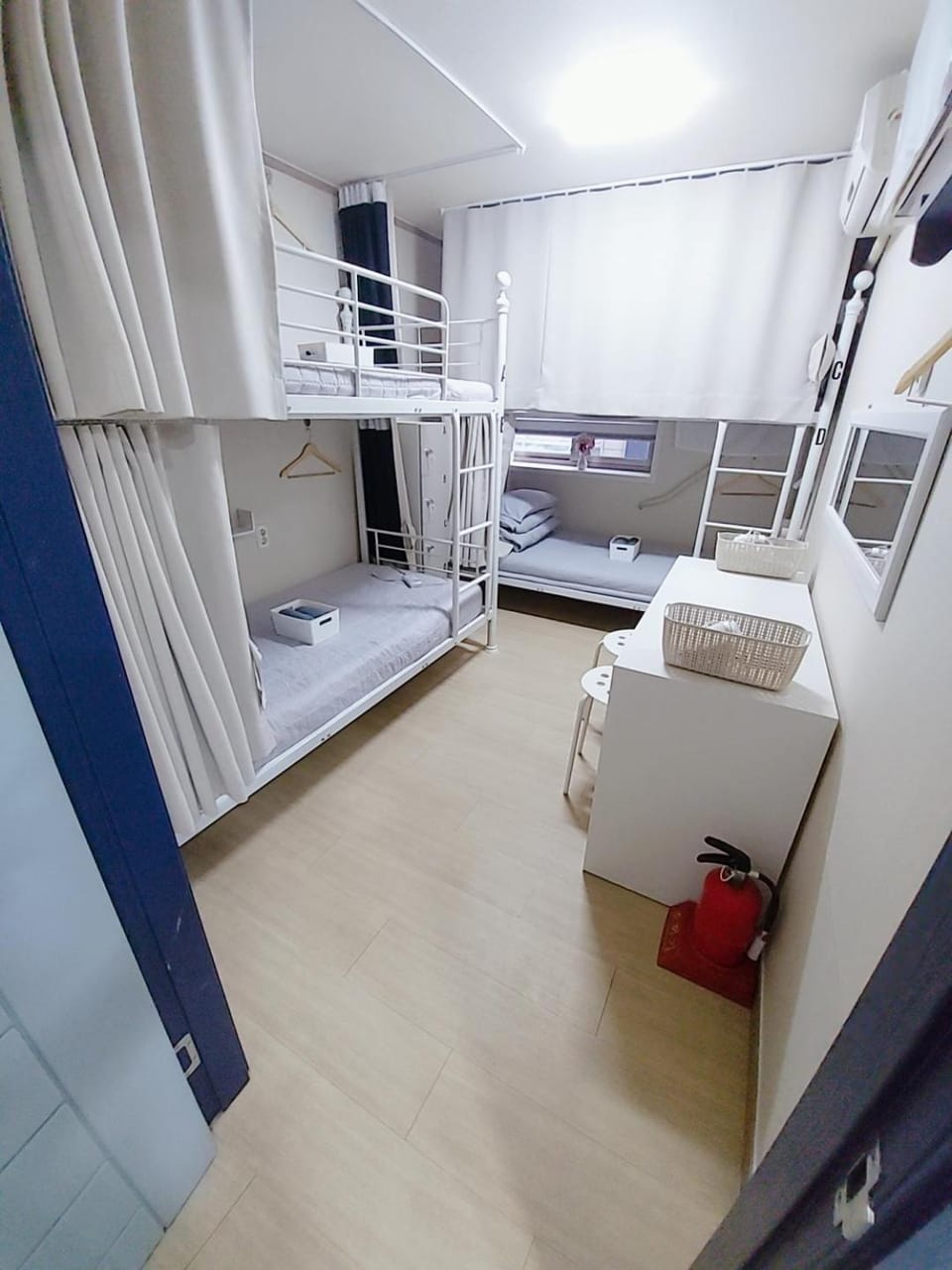 FUNWAVE guest house Bed and Breakfast in Busan