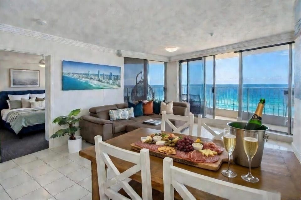 Natural landscape, View (from property/room), Balcony/Terrace, Living room, Food and drinks, Photo of the whole room, Seating area, Dining area, Beach, Food, Sea view