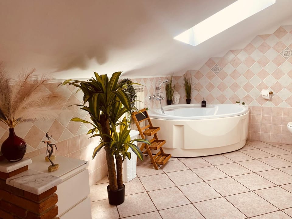 Hot Tub, Bathroom, Bath