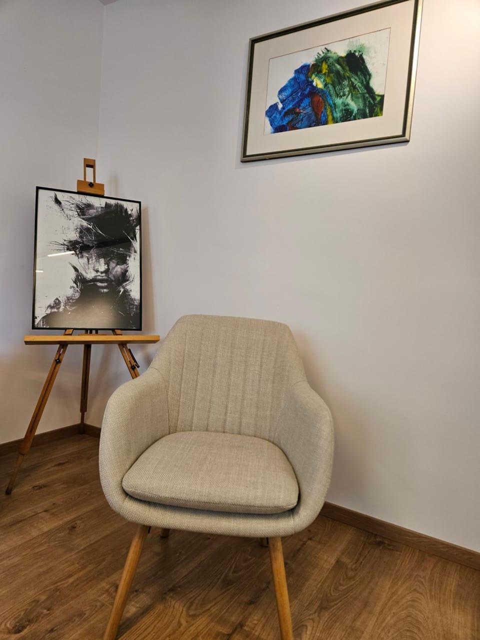 Decorative detail, Seating area