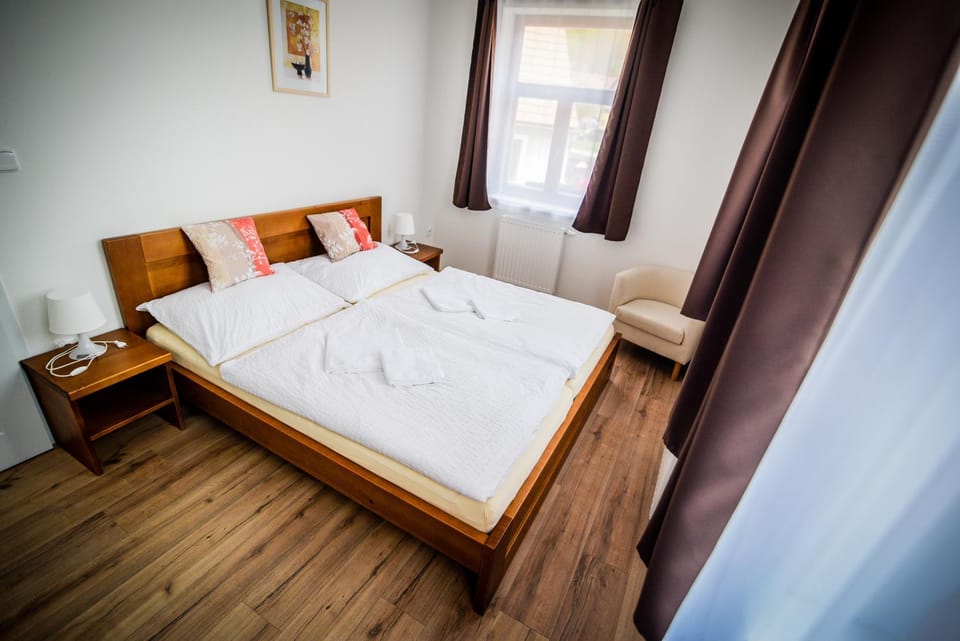 Kitchen or kitchenette, Bedroom