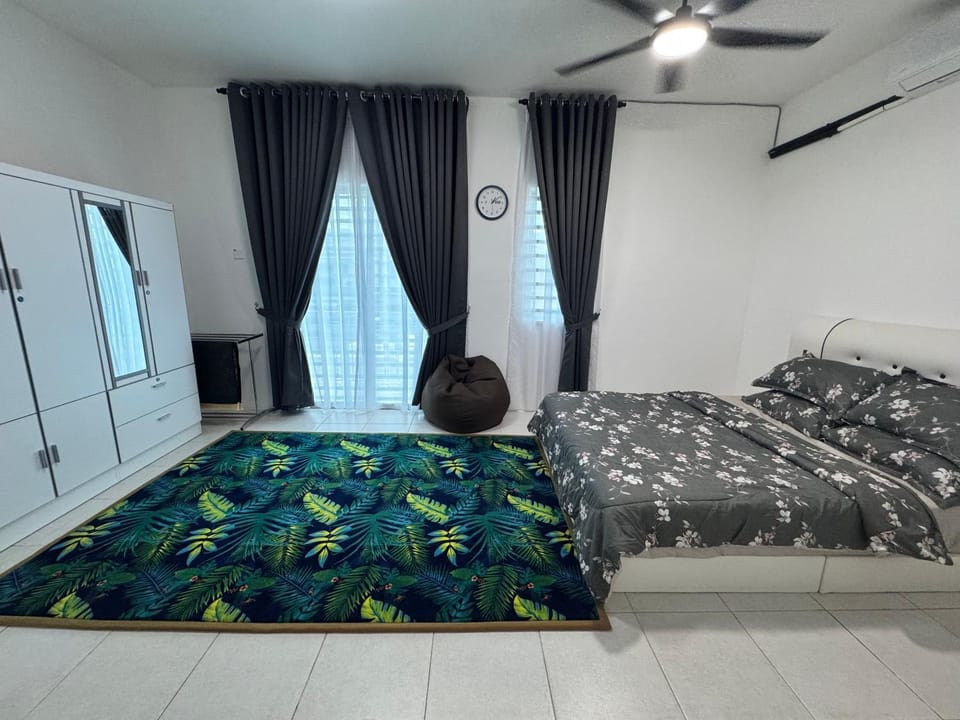 Zalins CozyHome 3BR - Double Storey Terrace Apartment in Penang