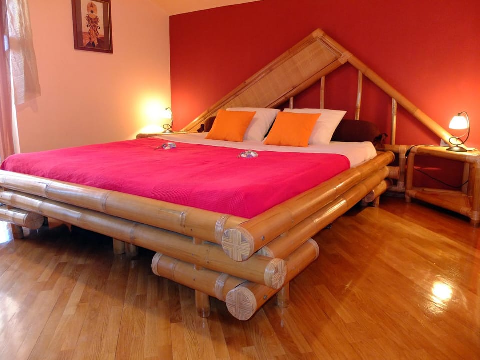 Day, Photo of the whole room, Bedroom