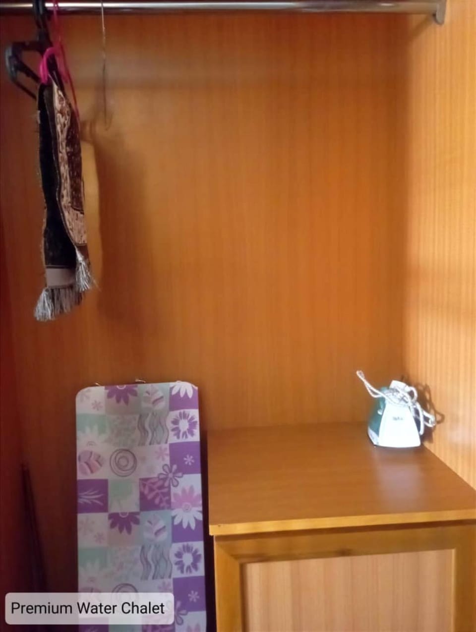 hair dresser, wardrobe