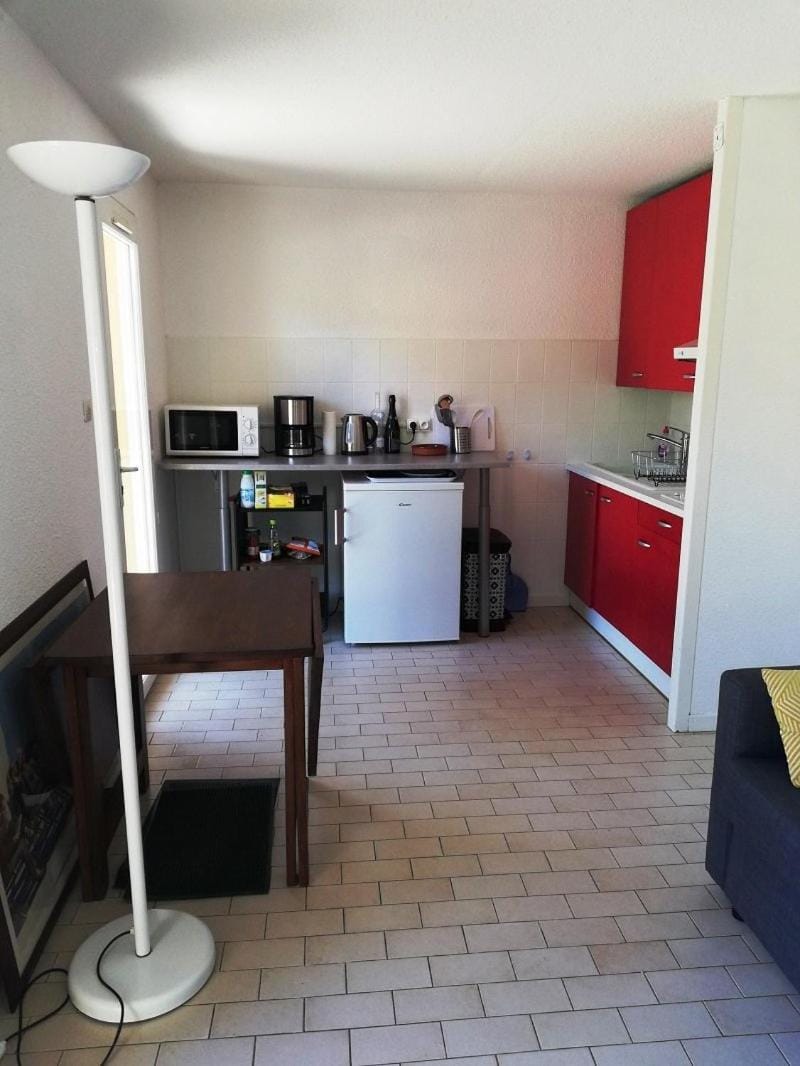 AGREABLE APPARTEMENT AVEC PARKING DANS UNE RESIDENCE ARBOREE TRES CALME Apartment in Agde
