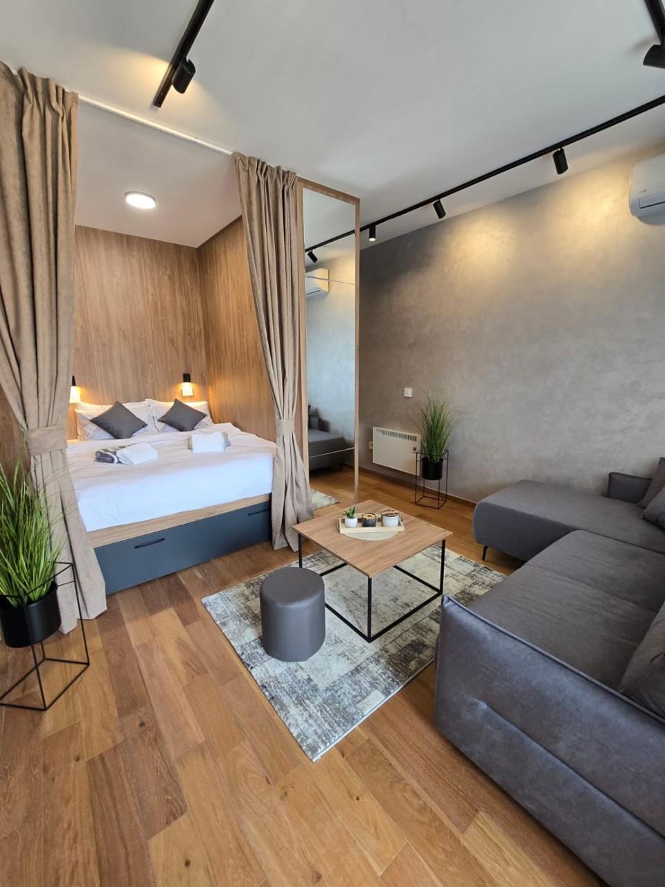 Bed, Photo of the whole room