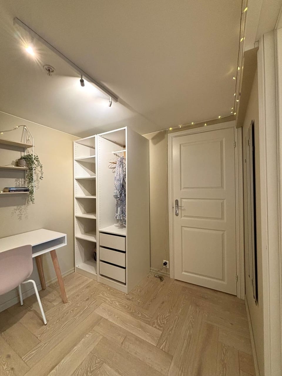 wardrobe