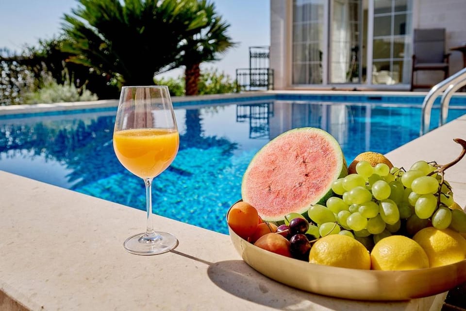 Villa Sofiia with panoramic views of the old town Villa in Budva