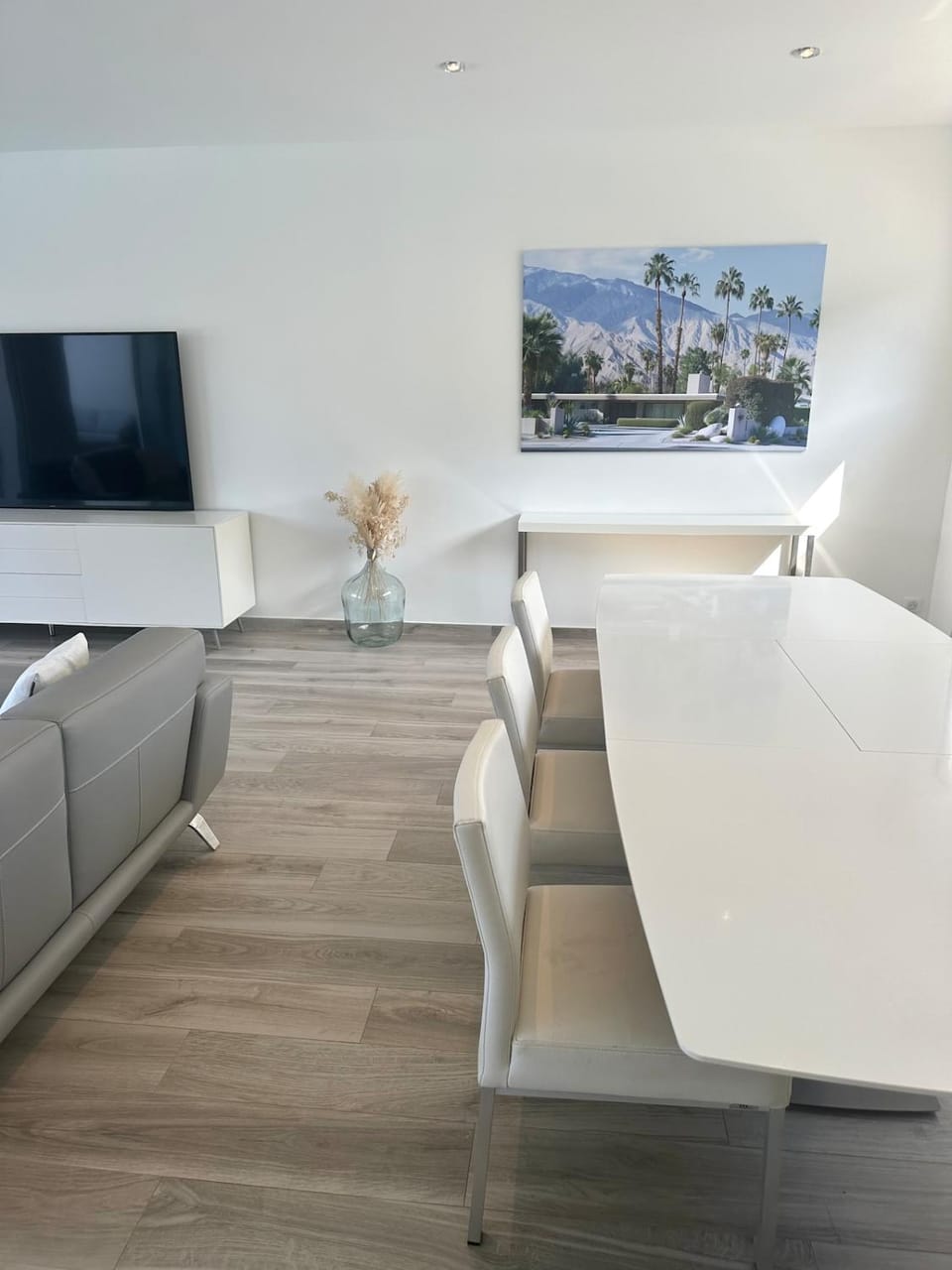 TV and multimedia, Living room, Dining area