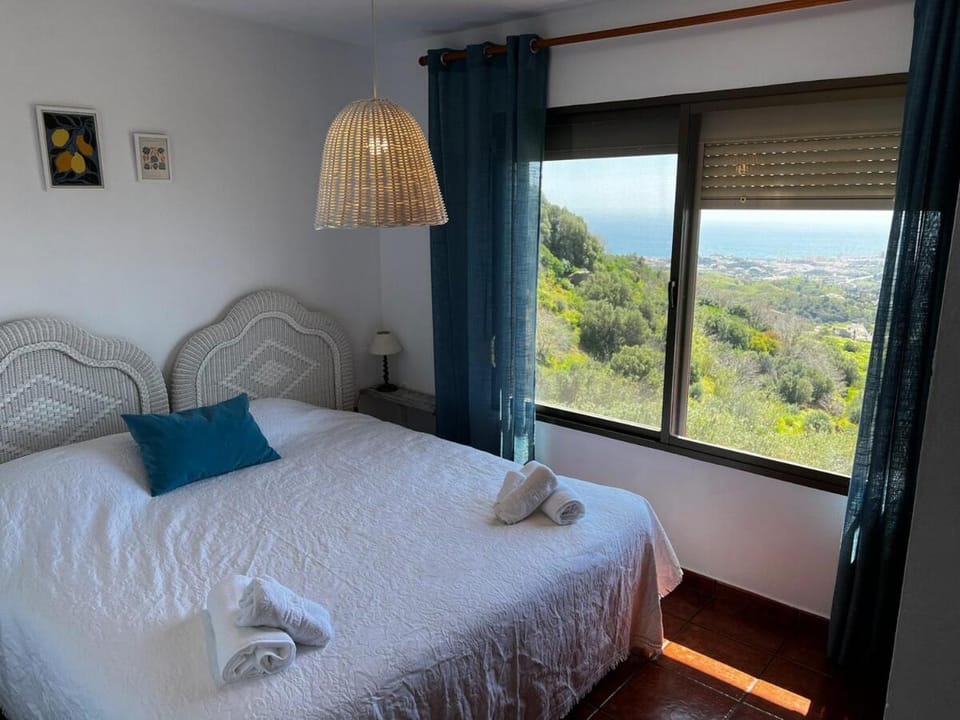 Bed, Natural landscape, Photo of the whole room, Bedroom, Mountain view, Sea view, towels