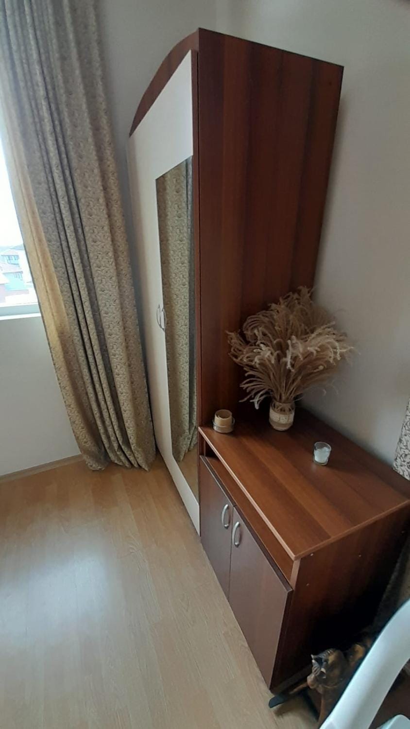 Photo of the whole room, wardrobe