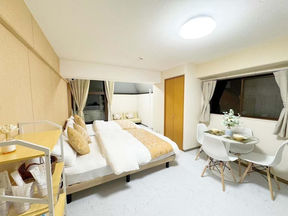 Bed, Living room, Photo of the whole room, Bedroom