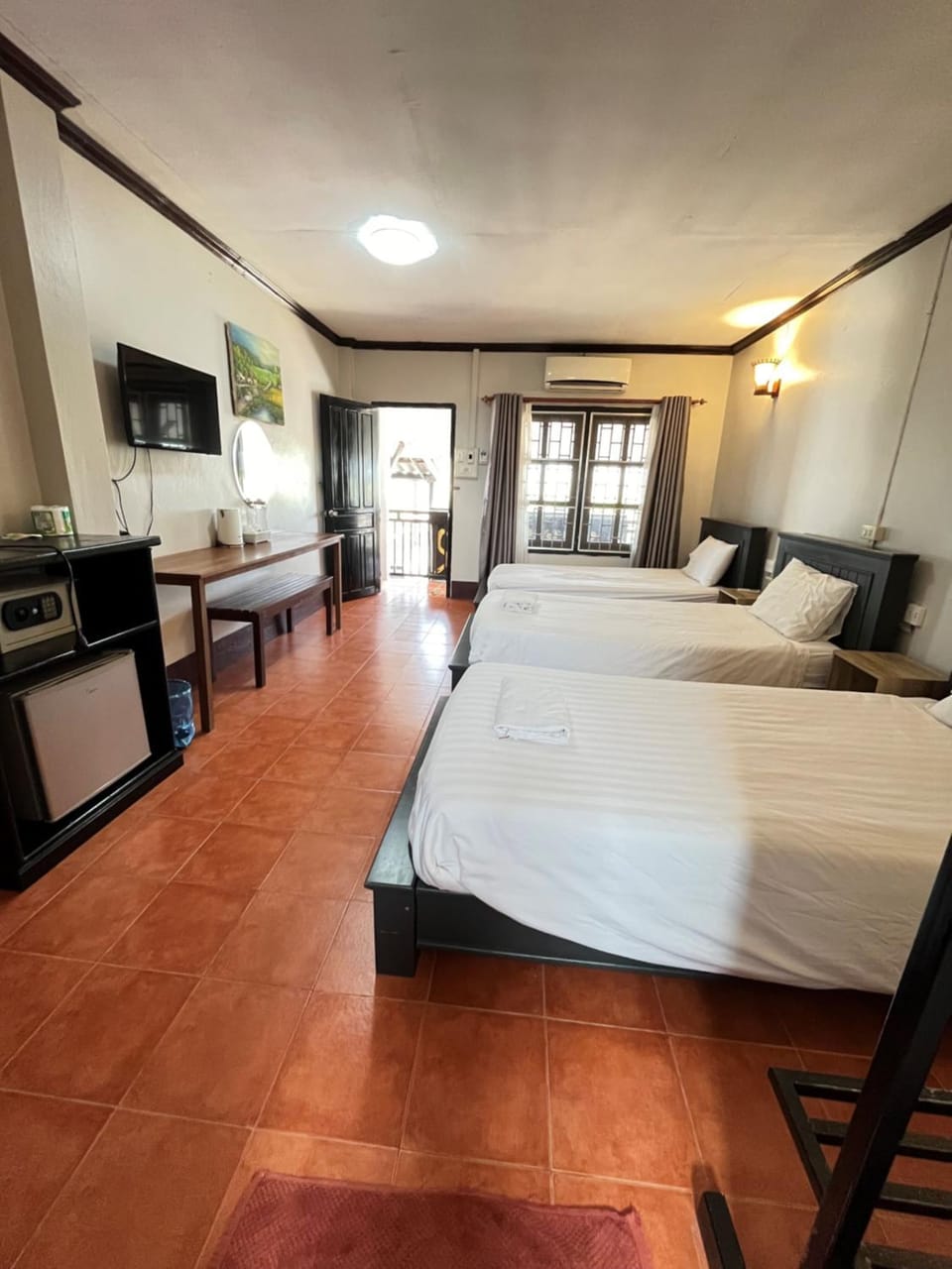 Photo of the whole room, Bedroom
