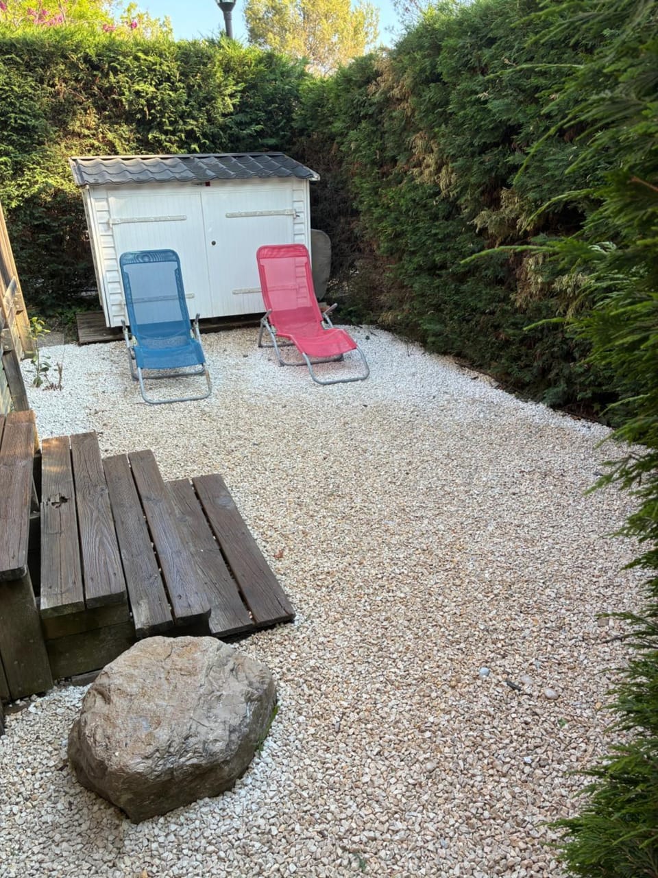 Domaine des Iscles mobile home clim, jardinet sans vis-à-vis Campground/ 
RV Resort in La Roque-d'Anthéron