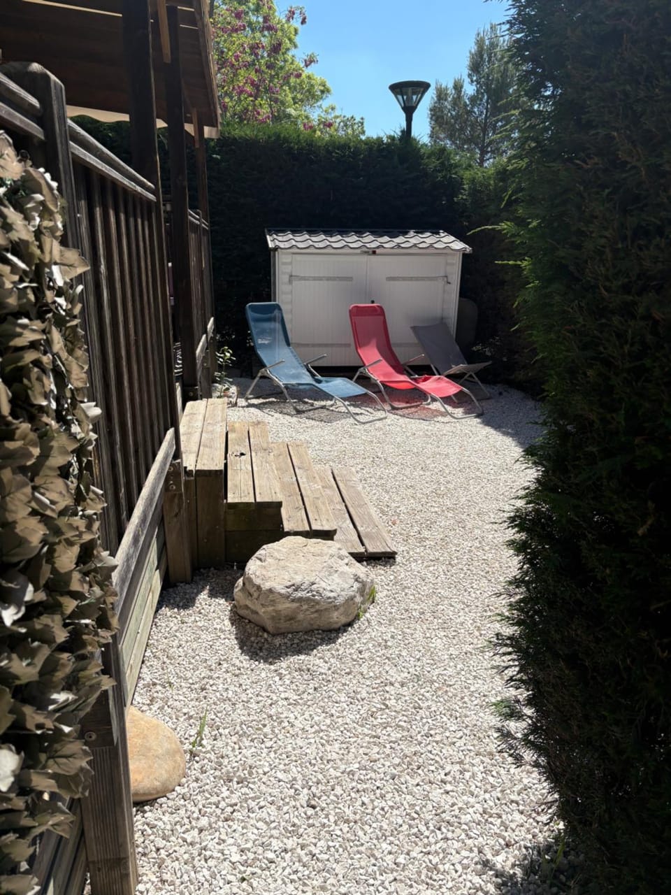 Domaine des Iscles mobile home clim, jardinet sans vis-à-vis Campground/ 
RV Resort in La Roque-d'Anthéron
