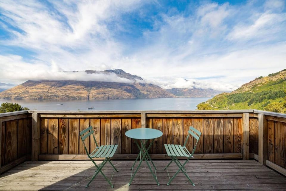 Majestic Waters House in Queenstown