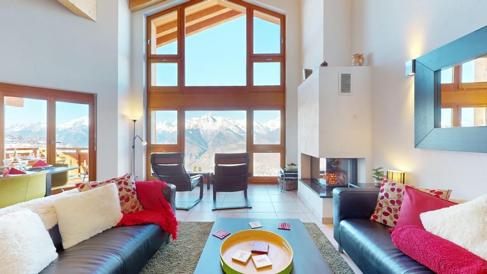 Communal lounge/ TV room, Living room