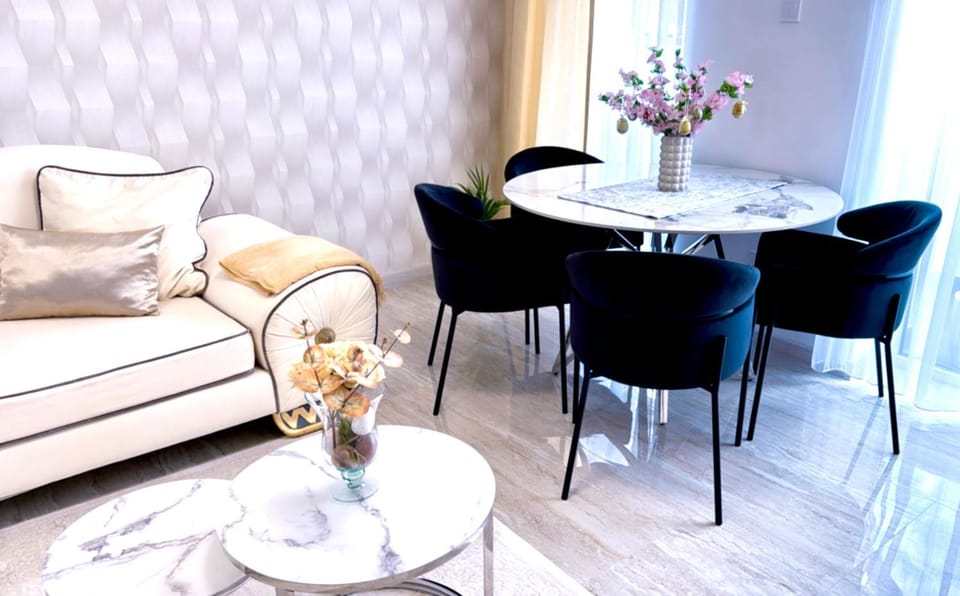 White Home Luxury-free parking Apartment in Slovakia