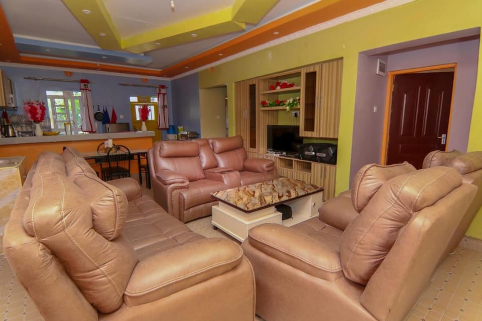 CHARIS FARM AIR b&b Bed and Breakfast in Kenya