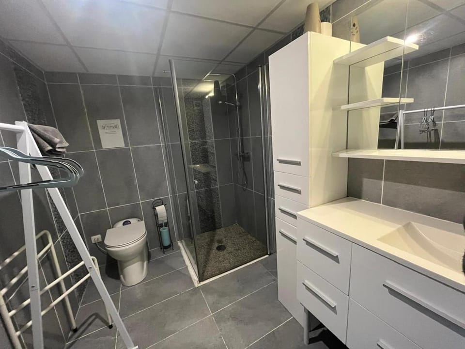Shower, Toilet, Bathroom