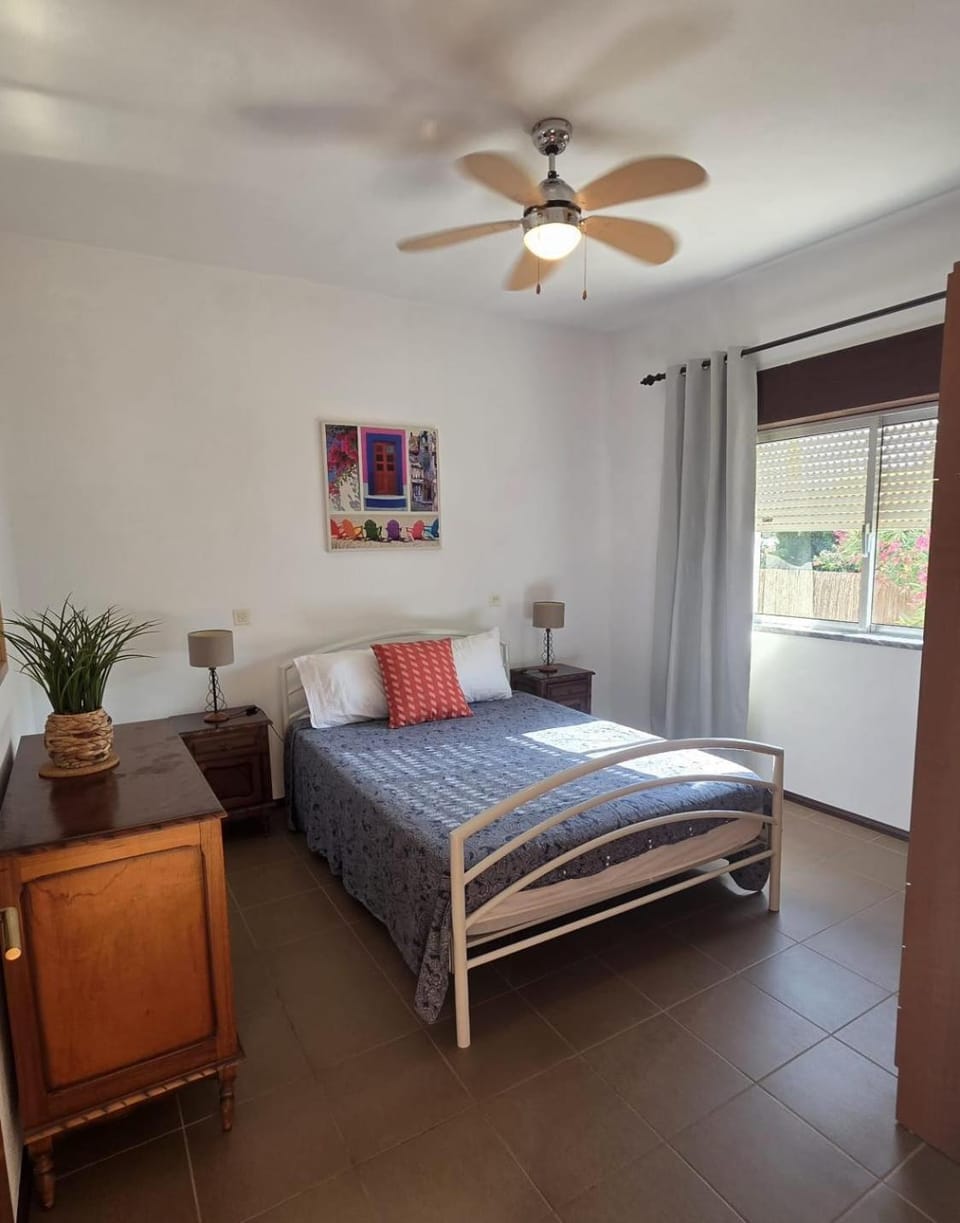 Casa Nova - Paderne - Moradia com jardim House in Faro District