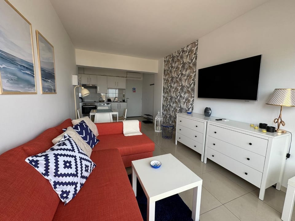 Living room, Photo of the whole room, Dining area