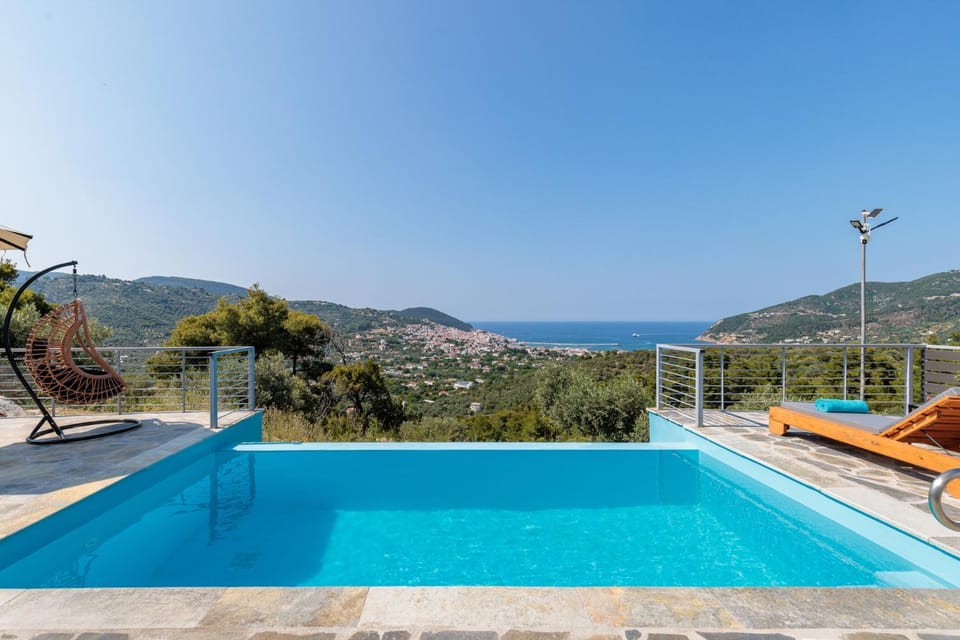 Nearby landmark, Day, Natural landscape, Mountain view, Sea view, Swimming pool, sunbed
