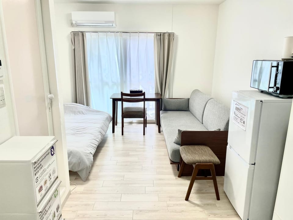 Bed, Living room