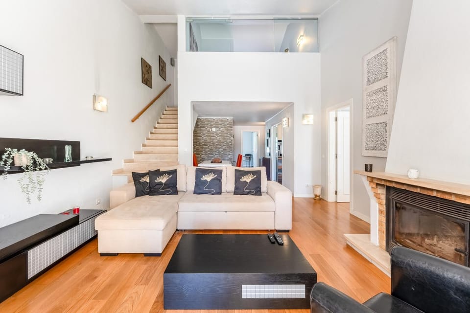 Communal lounge/ TV room, Living room