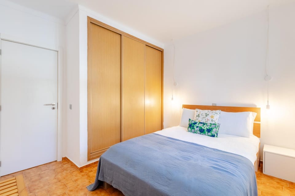 Bed, Bedroom, wardrobe