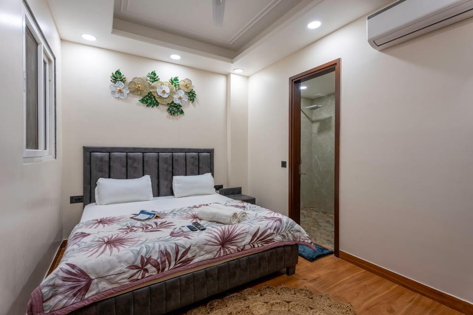 Bed, Photo of the whole room, Bedroom, wardrobe