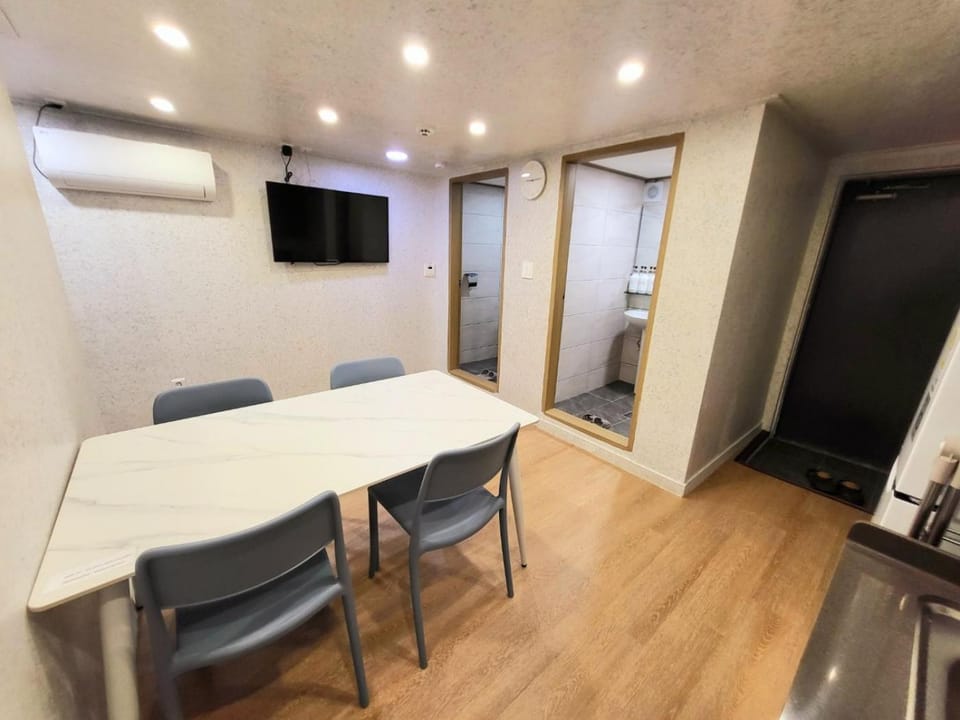 Mod & Mood Apartment in Seoul