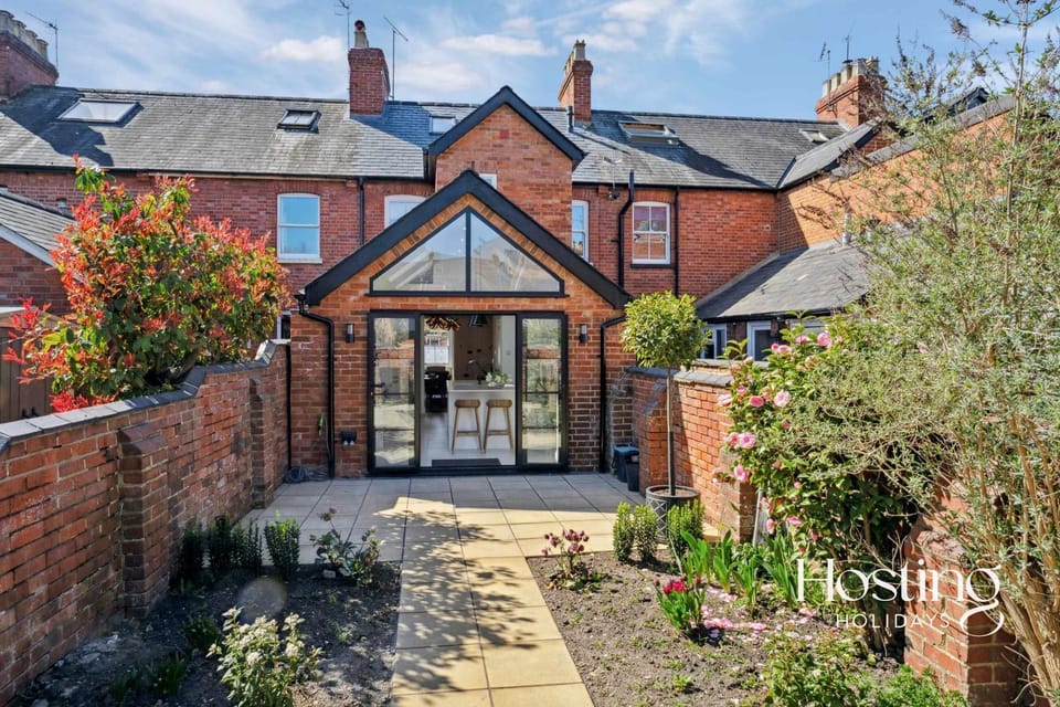 Property building, Garden, Garden view