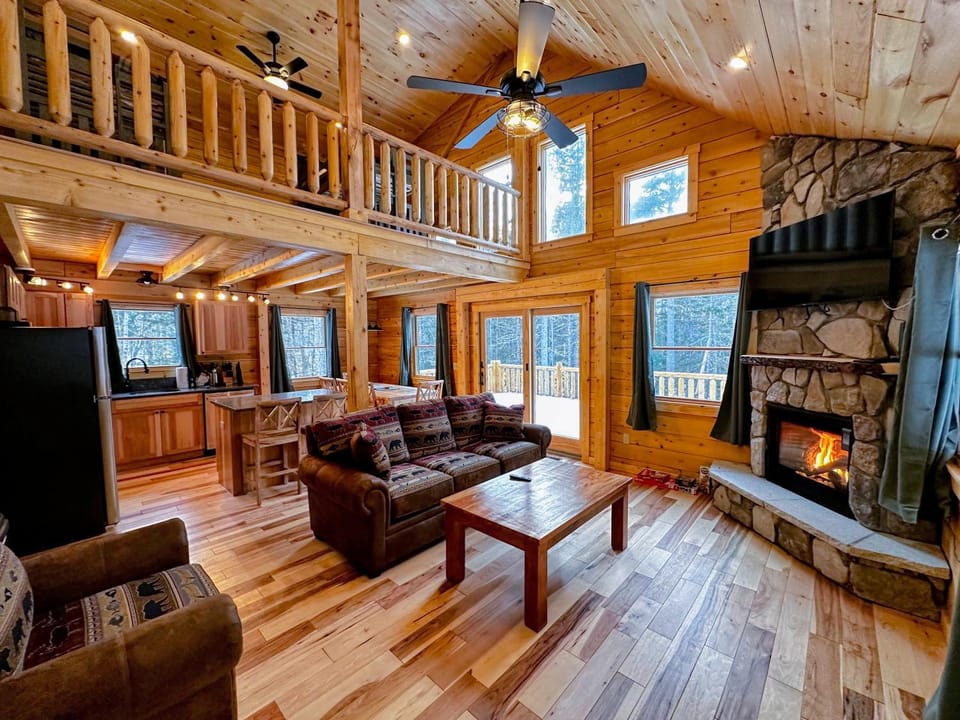 65PT New Log Cabin in Private Cabin in Whitefield
