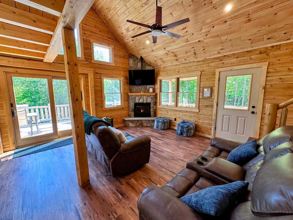73R 73R Brand new log home on quiet side House in Littleton