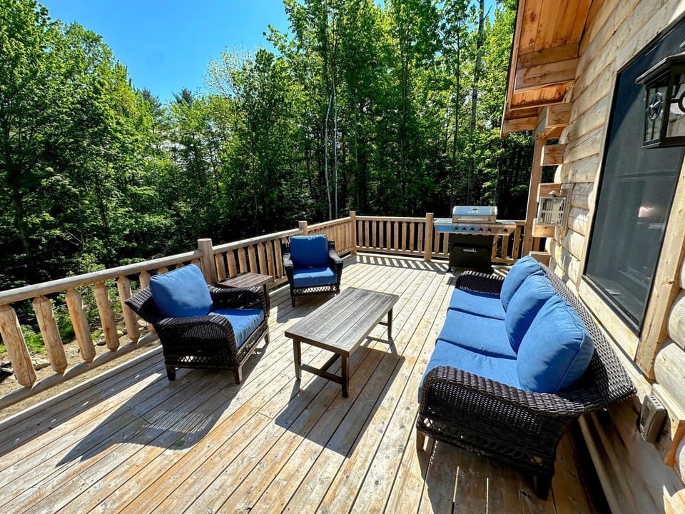 73R 73R Brand new log home on quiet side House in Littleton