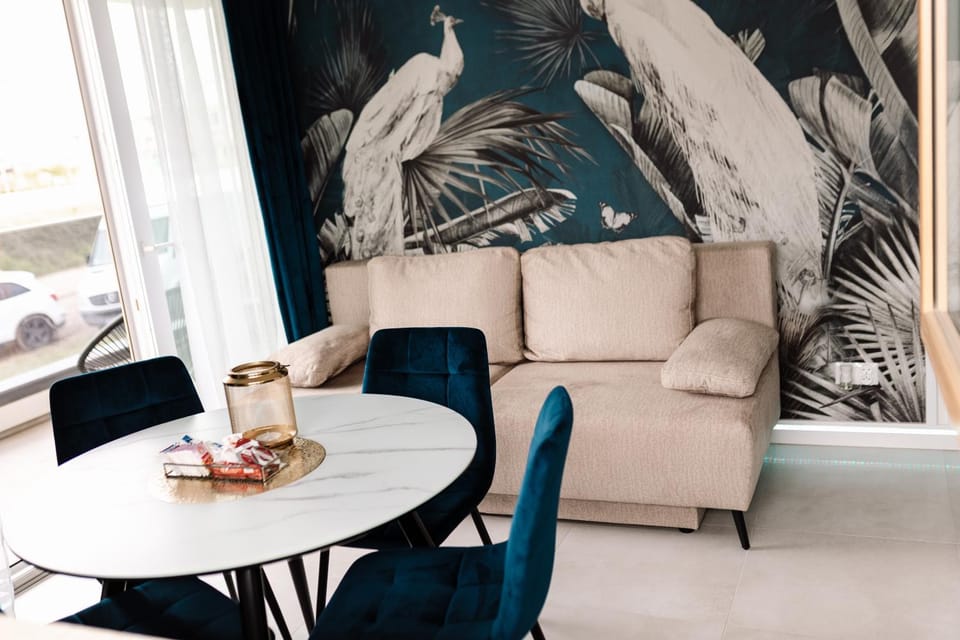 GOLDEN HAUS Opole - Royal Blue & Royal Green Apartment in Czechia