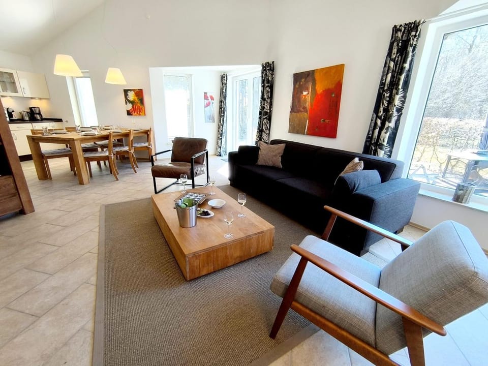 Living room, Seating area, Dining area