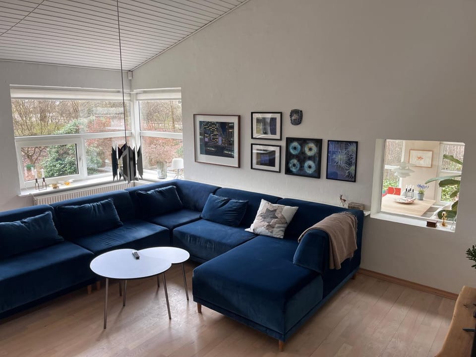 Communal lounge/ TV room