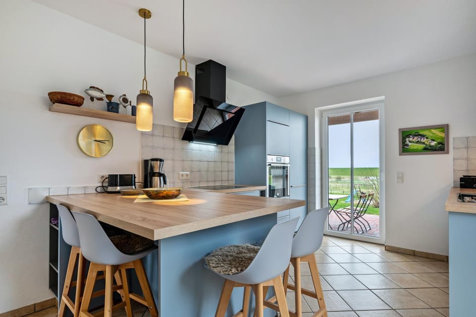 Property building, Kitchen or kitchenette, Living room