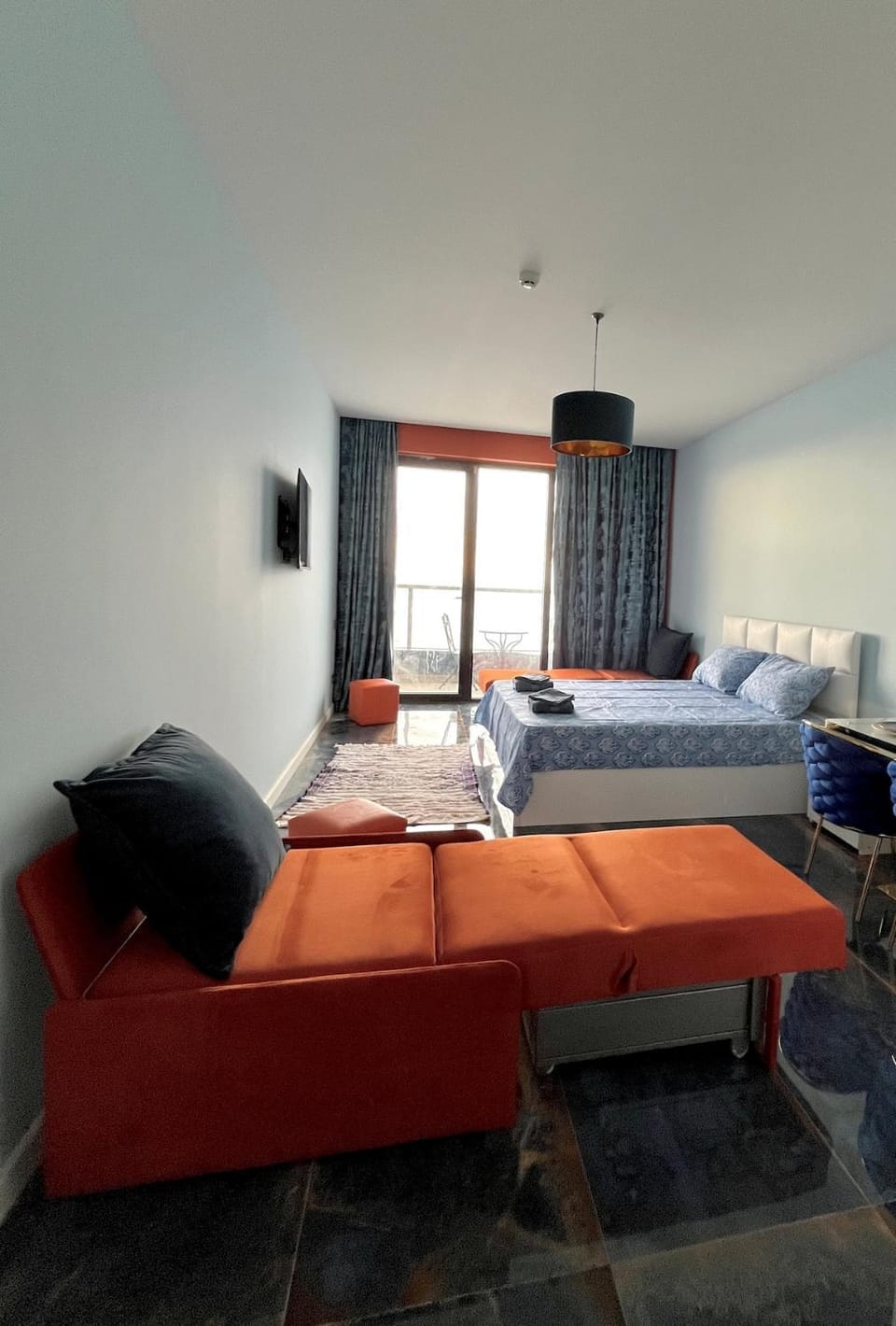 Bed, TV and multimedia, Balcony/Terrace, Living room, Photo of the whole room, Dining area, Bedroom, Sea view, towels