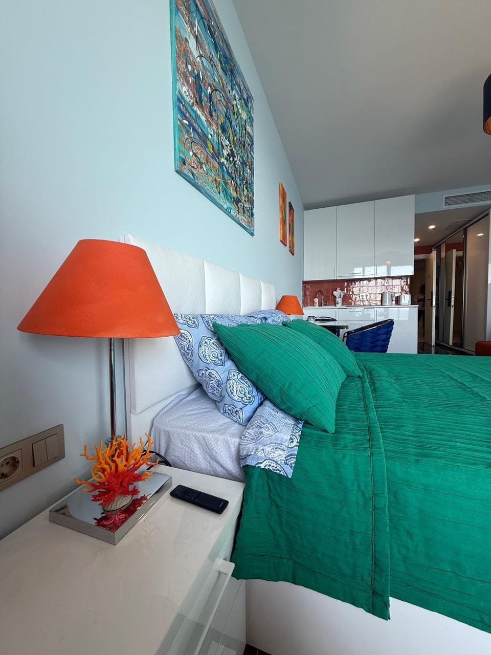 Bed, Kitchen or kitchenette, Dining area, Bedroom, wardrobe