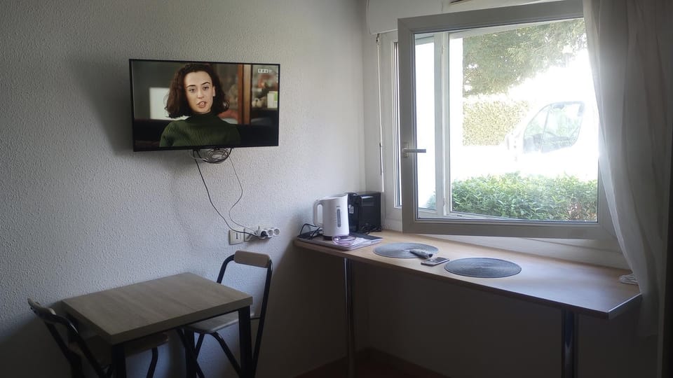 TV and multimedia, Photo of the whole room, Seating area, Dining area, Bedroom, Area and facilities