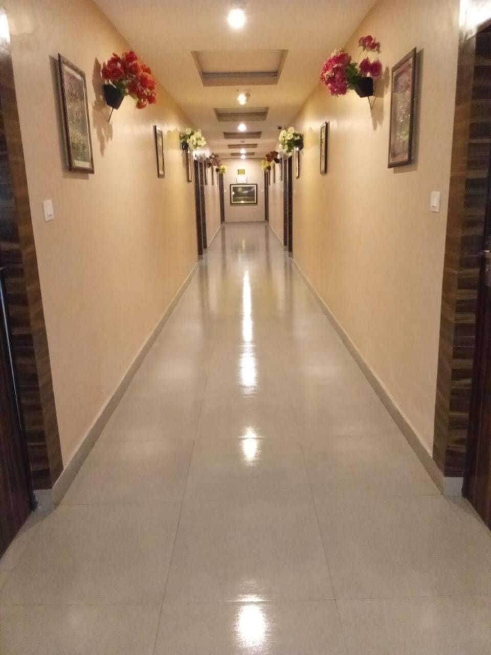Hotel S R Hotel in Lucknow