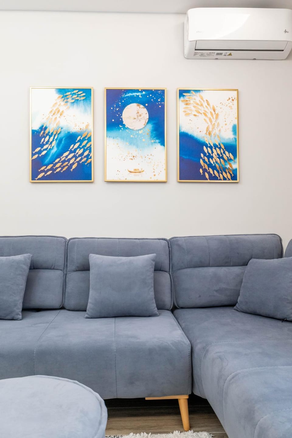 Living room, Seating area, air conditioner